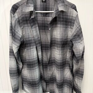Uniqlo Gray Plaid Button-Up Shirt